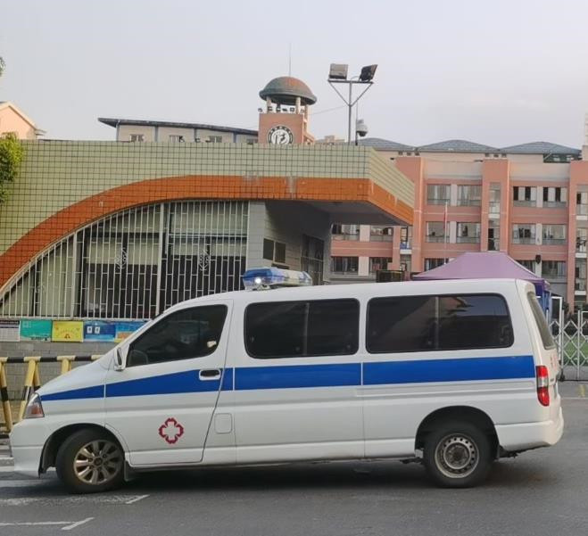 仙游救护车出租护送骨折病人一公里多少钱